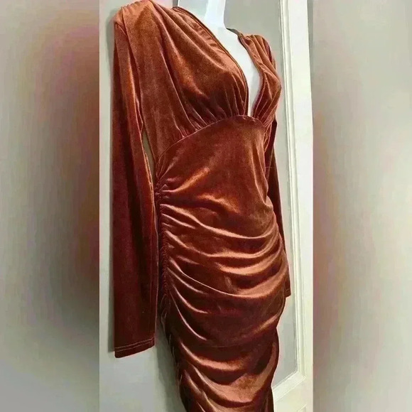 Shein Sexy Deep V-neck Ruched Velvet Bodycon Dress (213) - Picture 7 of 12